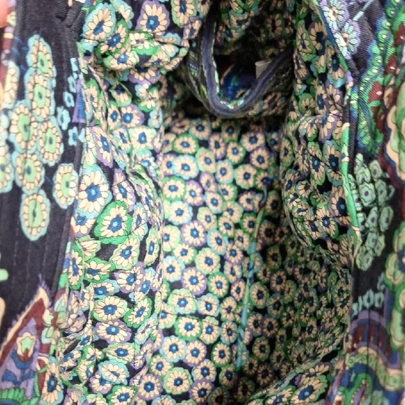 Floral Patterned Vera Bradley Shoulder Bag NWOT - Picture 2 of 3